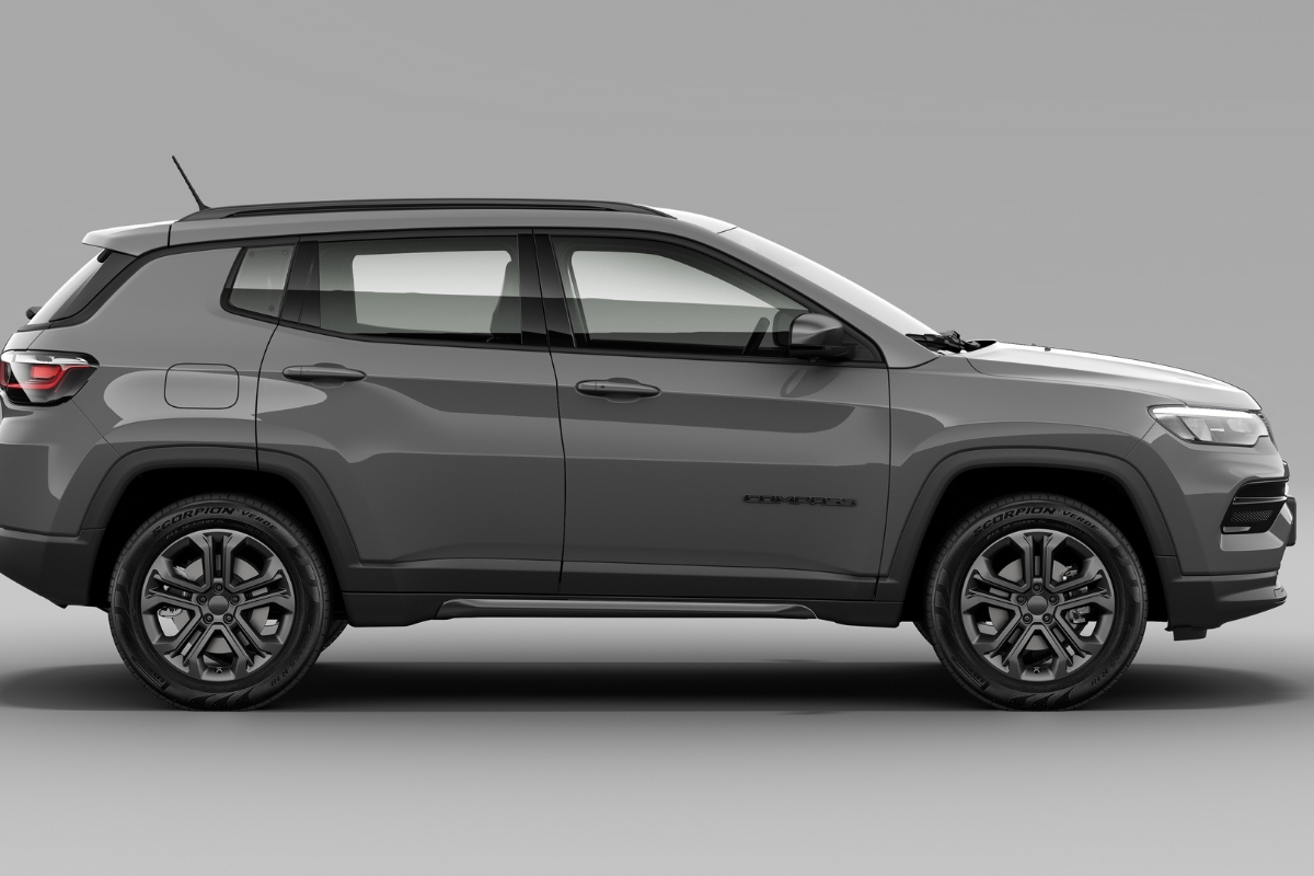 Jeep Compass 2025 tem queda no preço de até R$ 20 mil em comparação com o portfólio atual – Foto: divulgação