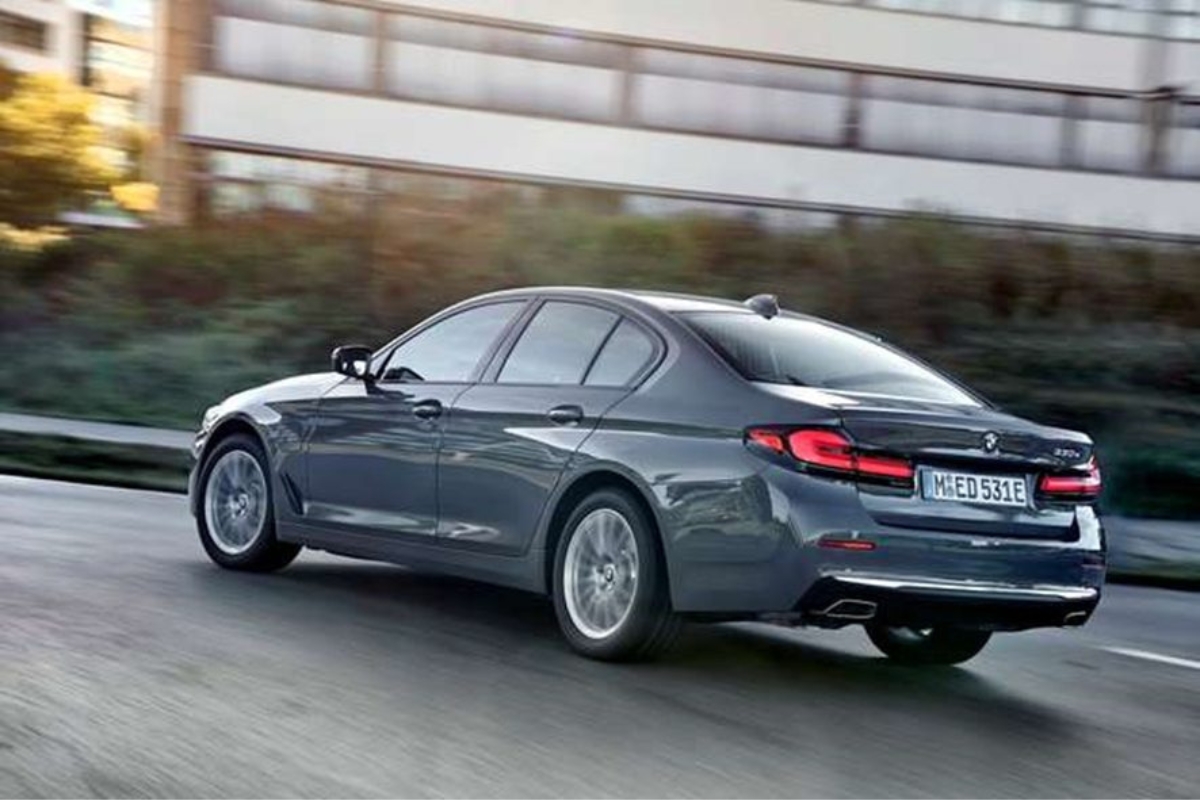 BMW 530e (Foto: Divulgação/ BMW)