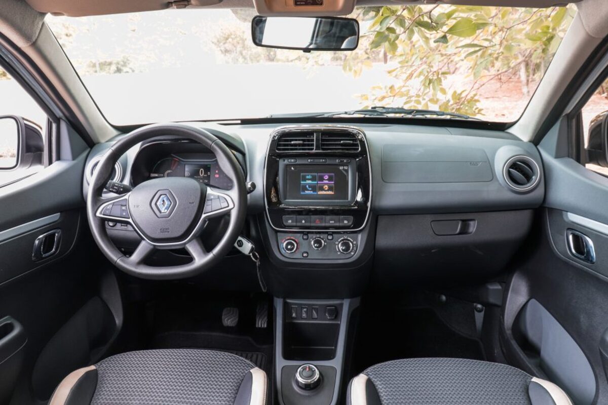 Interior do Renault Kwid E-Tech