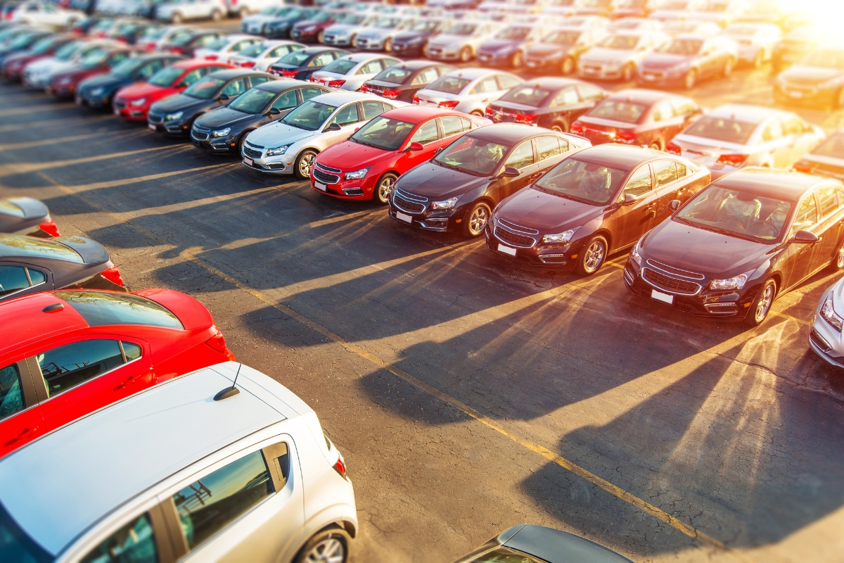 Compras de carros usados exige atenção redobrada dos clientes - Foto: reprodução/internet