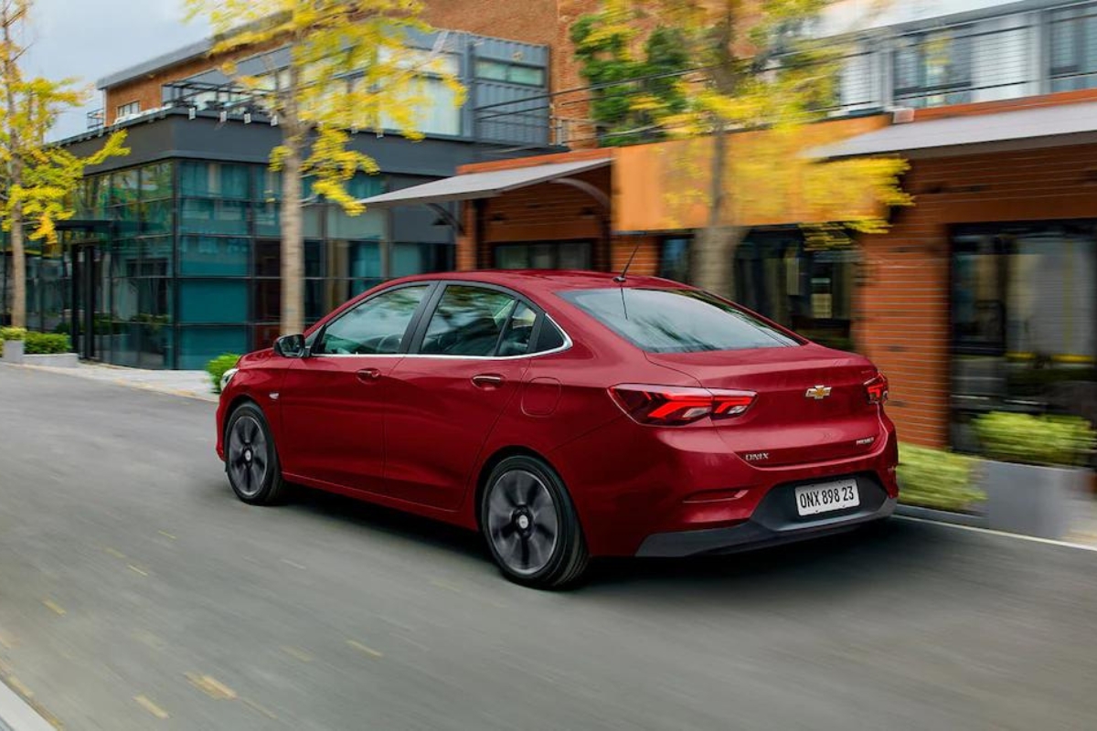 Chevrolet Onix Plus está fora do top 10, mas ainda é boa compra