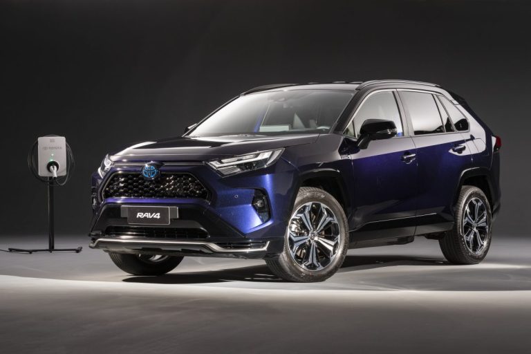 Toyota RAV4 ganha destaque no mercado.