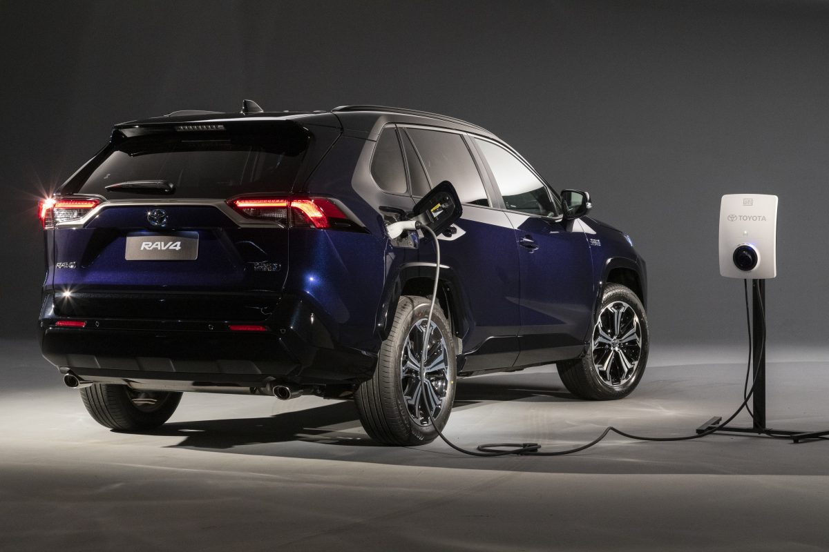 Novo Toyota RAV4 agora é plug-in e está mais potente do que nunca