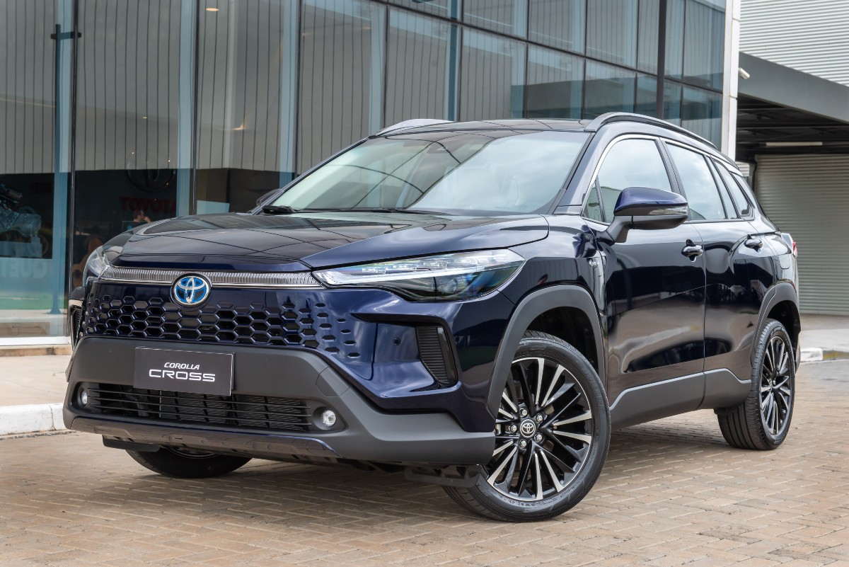 2025 Hybrid Toyota Corolla Cross