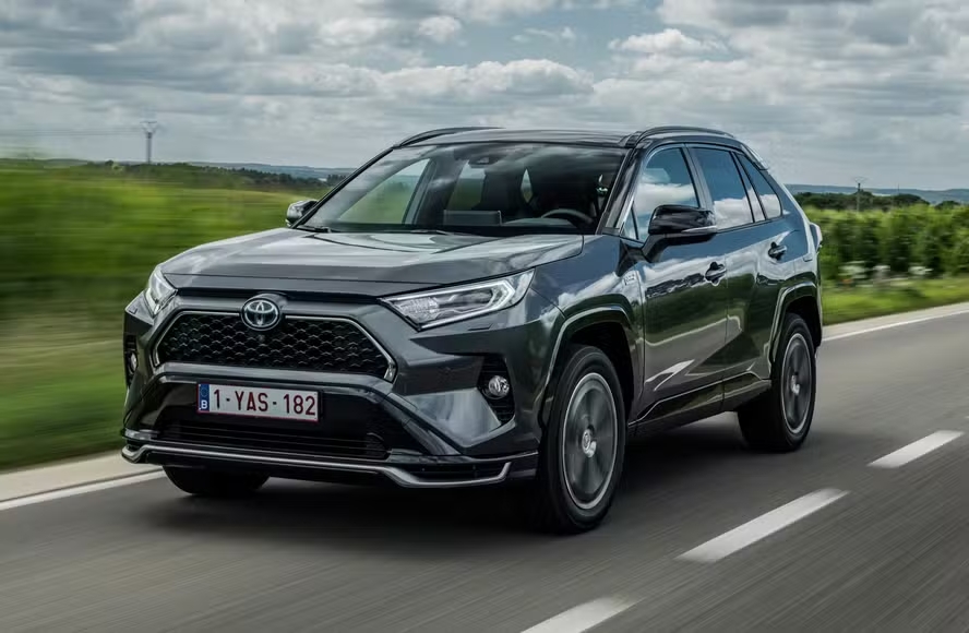 Novo RAV4 com tecnologia híbrida plug-in fará 35 km/l de acordo com o Inmetro