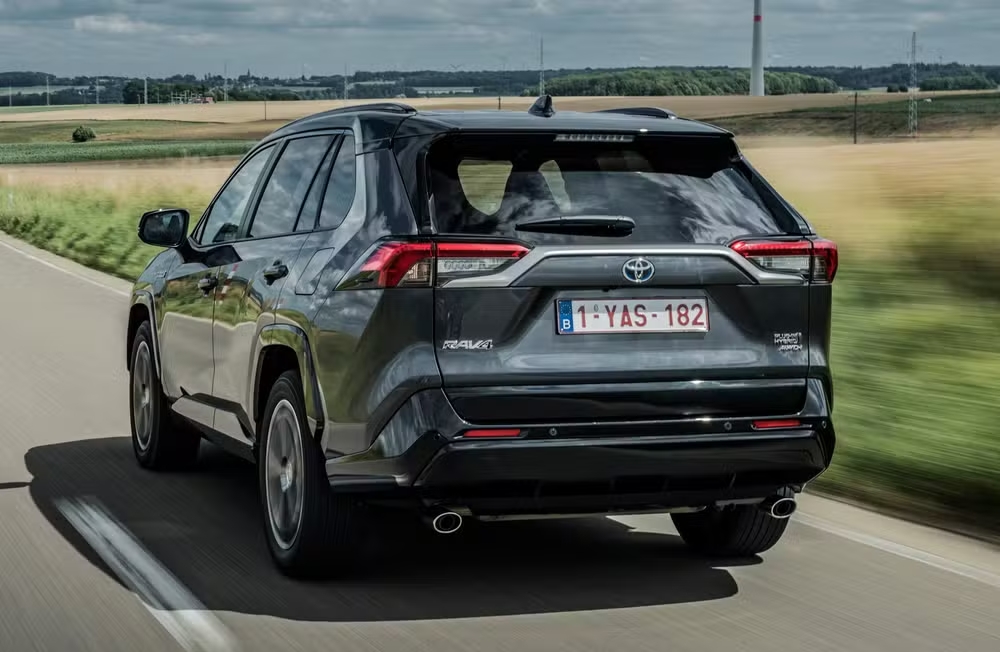 Novo RAV4 com tecnologia híbrida plug-in fará 35 km/l de acordo com o Inmetro