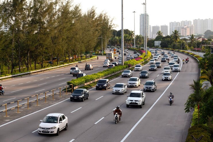 Dicas práticas para pegar a estrada no feriado com segurança