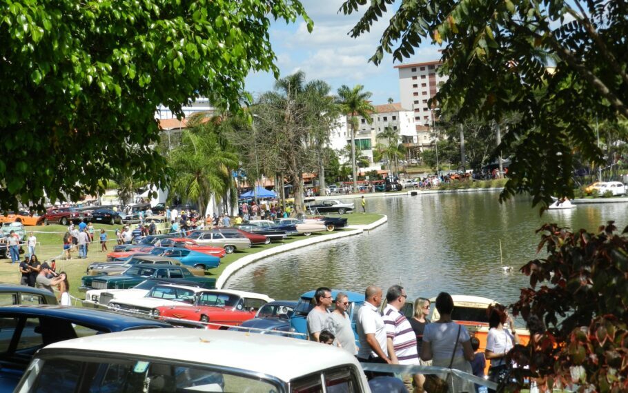 Maior encontro de carros antigos acontece esse mês: já colocou na agenda?