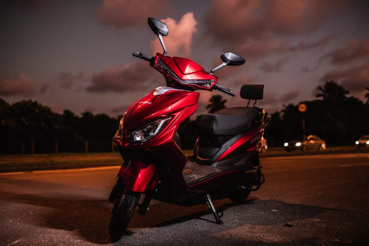 Moto elétrica mais barata do Brasil custa R$ 9.390 e tem autonomia ideal para o dia a dia