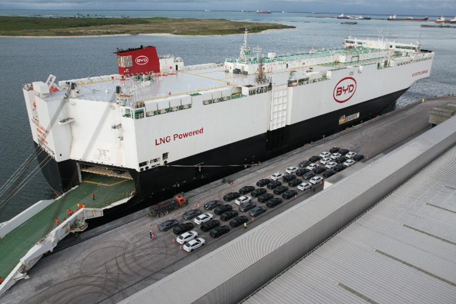 Navio da BYD chega ao Brasil pela 1º vez; confira detalhes