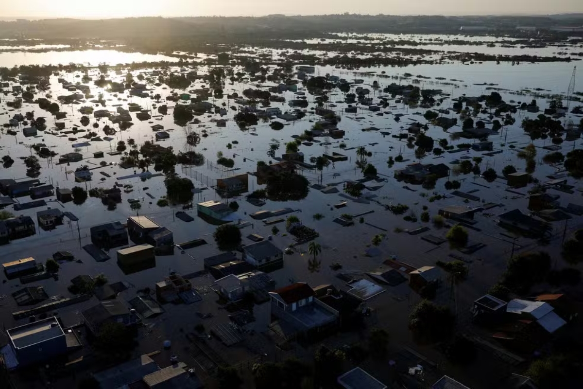 Cidade inundada reforça a importância do corredor humanitário - Foto: Reuters/Amanda Perobelli