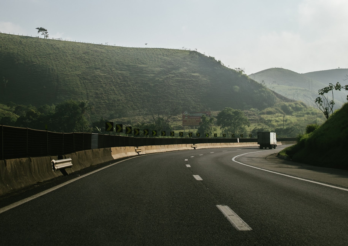 1, 2, 3, 4 e 5 dicas PRÁTICAS para economizar combustível na estrada