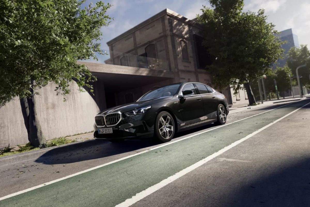 Novo carro híbrido da BMW tem consumo IMPRESSIONANTE de 27,5 km/l