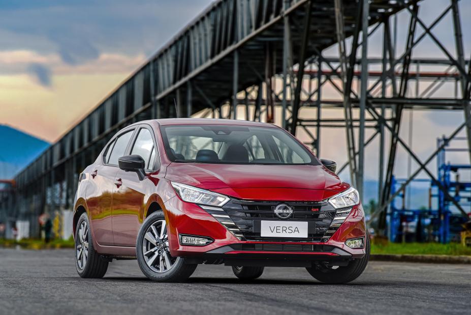 Nissan Versa SR 2025: ficha técnica, preço e itens de série