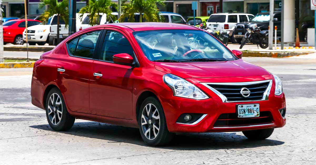 Nissan Versa é um dos melhores carros usados para quem tem 50, 60 e 70 anos - Foto: Divulgação