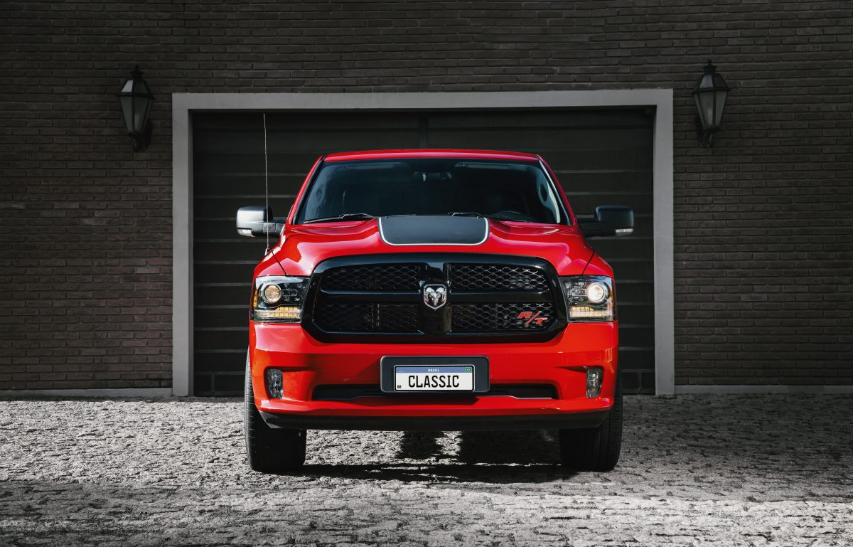 Ram Classic ganha série especial com motor V8 antes de sair de linha no Brasil