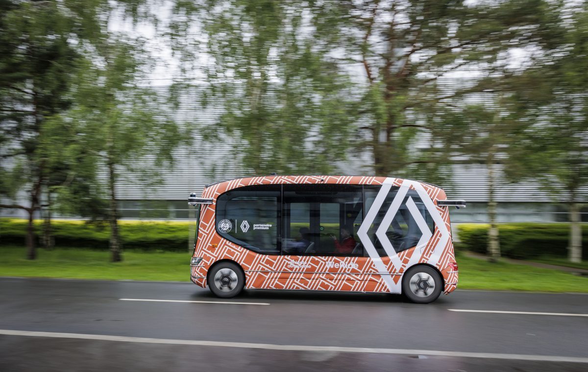 Renault apresenta carro que anda sozinho como solução para o caos do transporte público