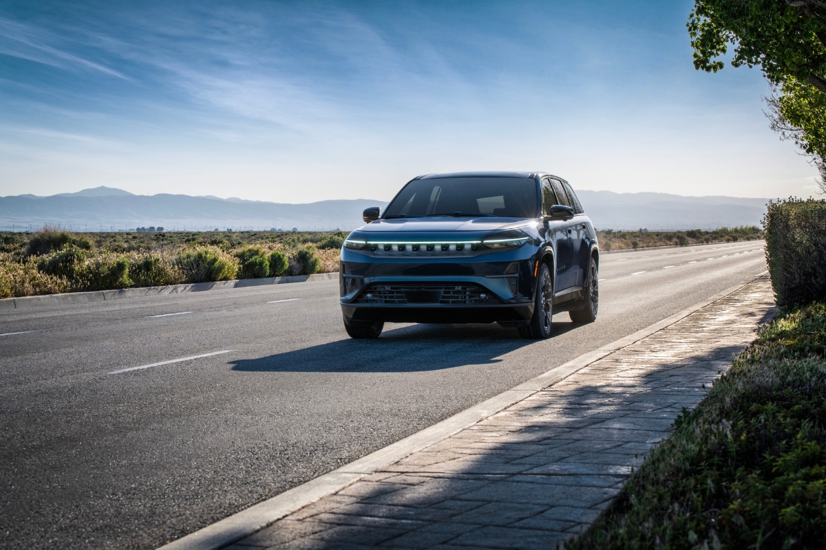 Jeep lança 1º SUV global 100% elétrico da marca: 480 km de alcance