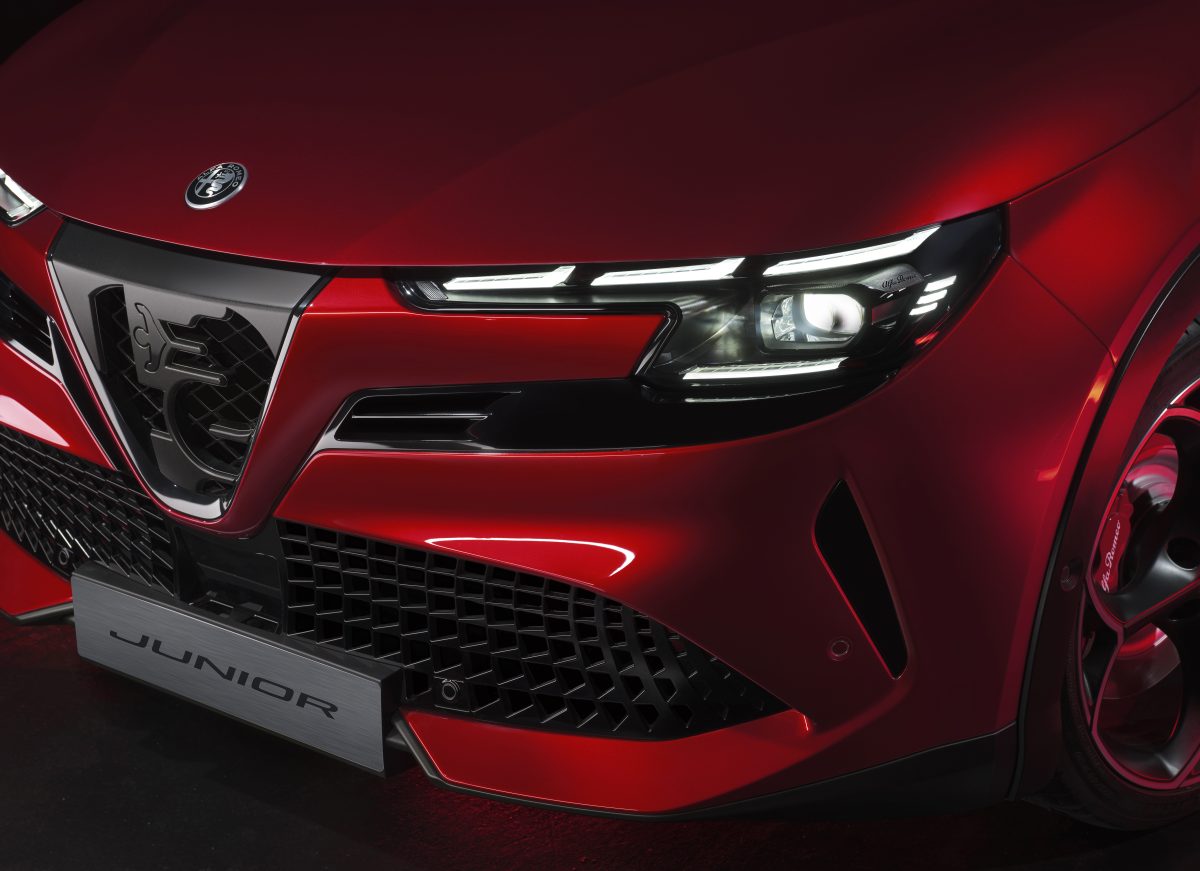 Novo carro 100% elétrico da Alfa Romeo tem 280 cv: INCRÍVEL