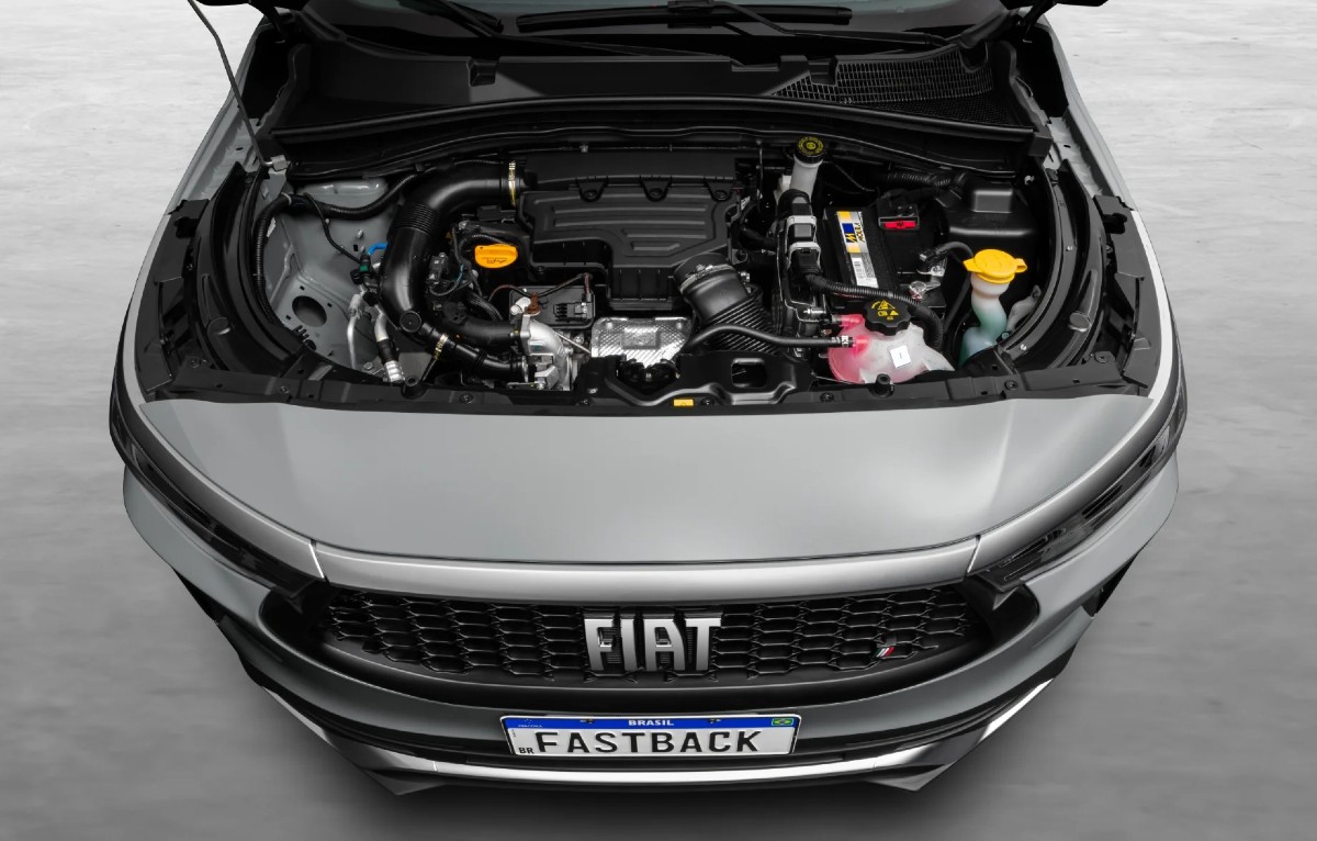 Ficha técnica do Fiat Fastback Turbo 2025