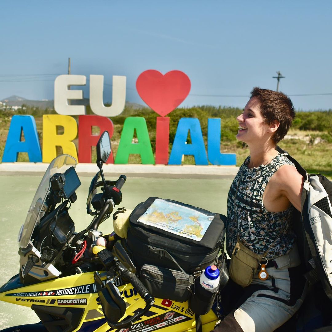 Casal dá volta ao mundo em moto da Suzuki - Foto: Divulgação