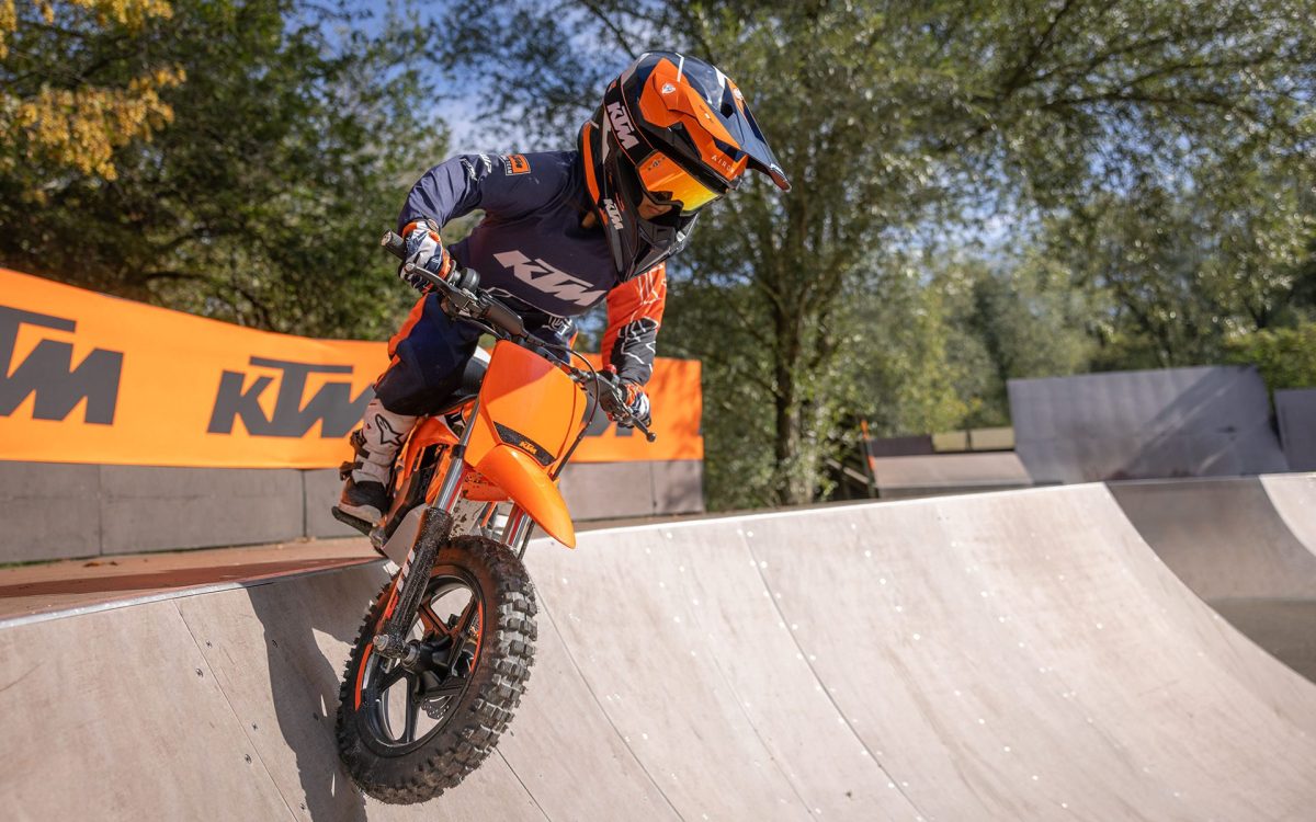 Ficha técnica da KTM SX-E 2 2025