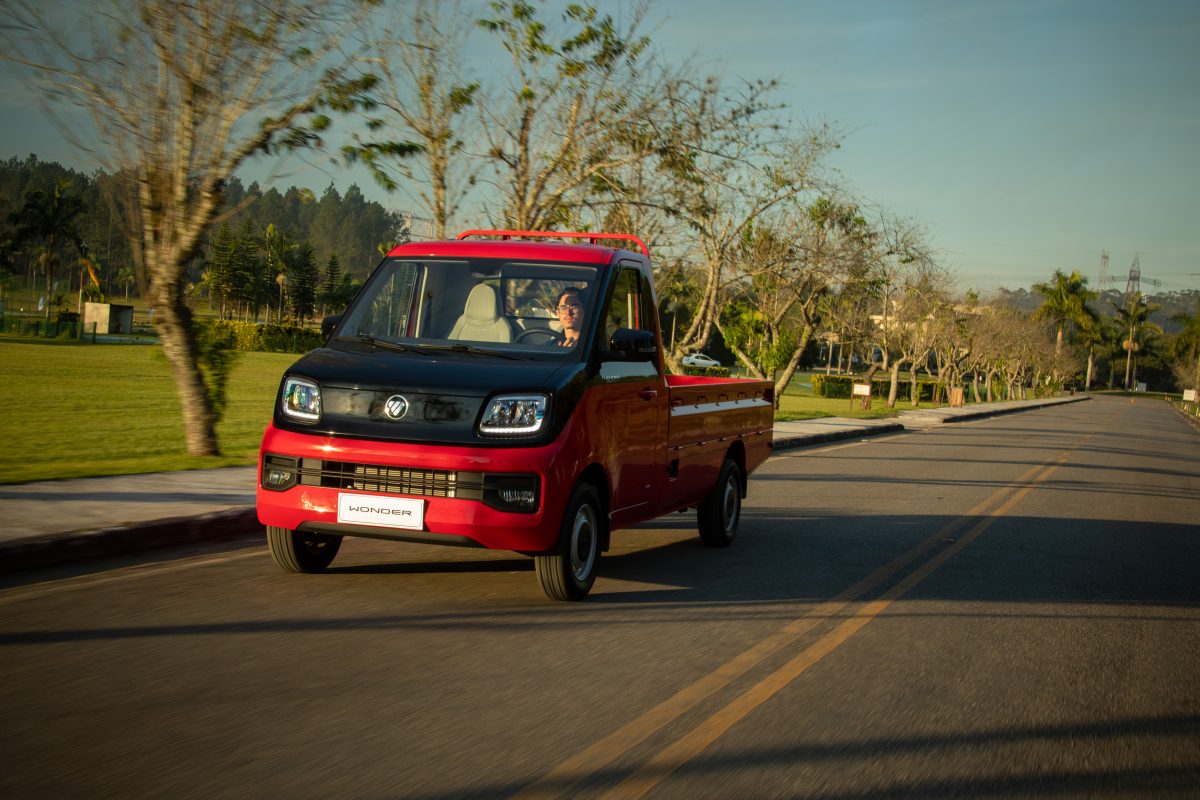 Minicaminhão com preço de hatch é lançado no Brasil; conheça o modelo