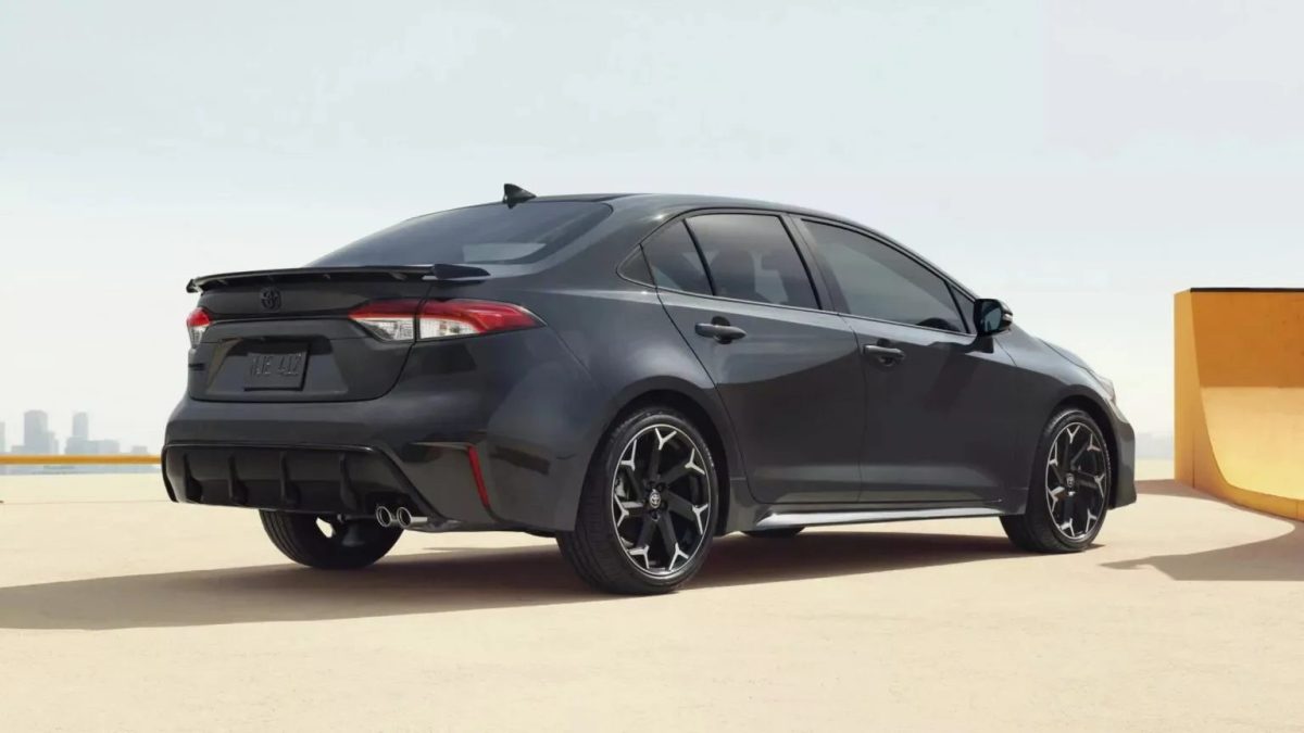 Carro de tiozão? Não mais! Conheça a versão esportiva do Toyota Corolla 2025 (você vai se apaixonar)