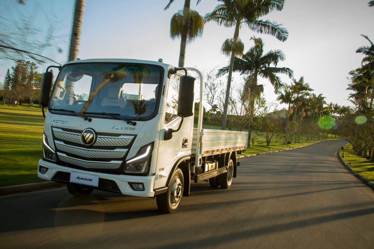 Novo caminhão semileve da Foton garante grande tecnologia e revisões gratuitas