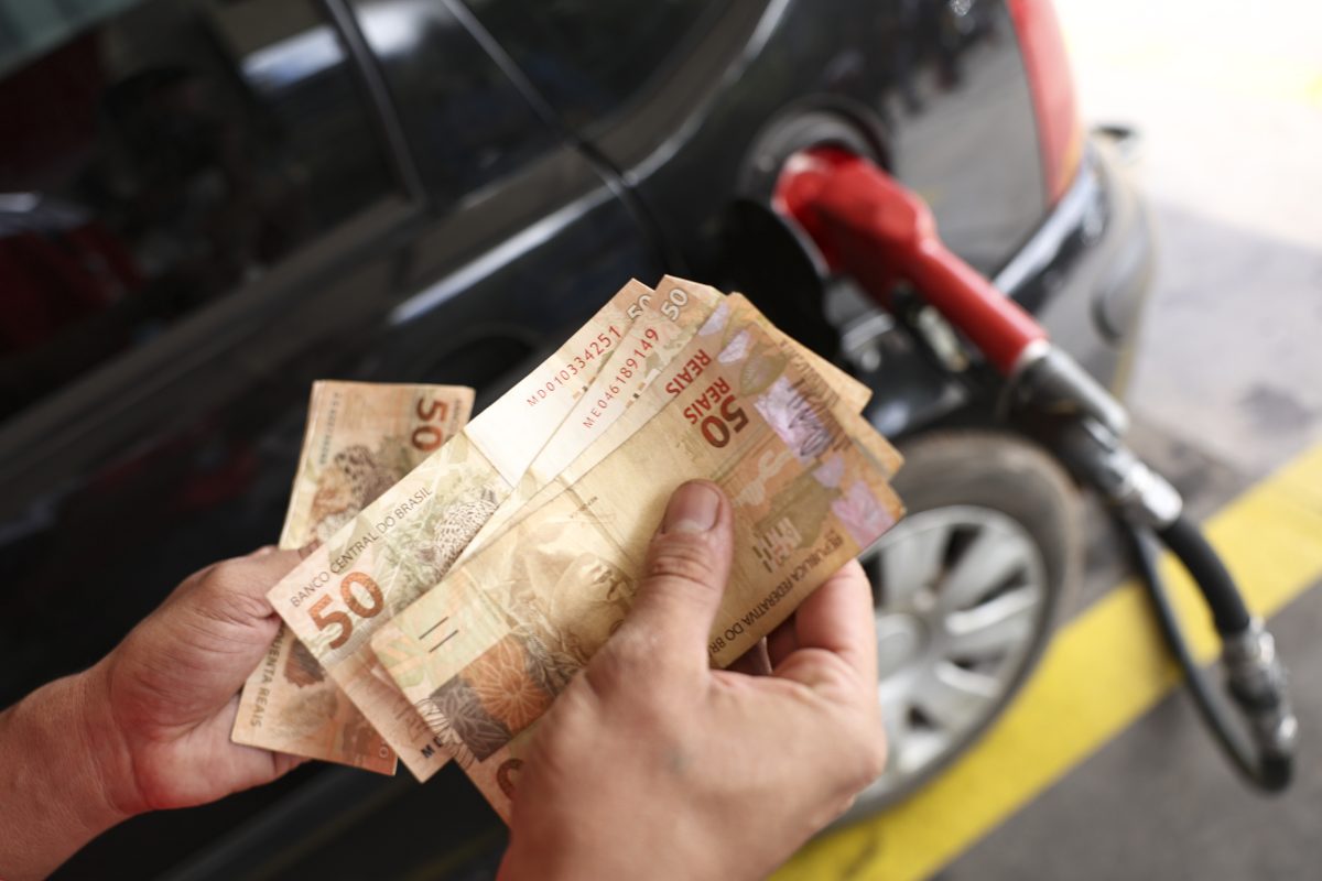 Gasolina mais barata do Brasil tem o preço médio de R$ 5,95