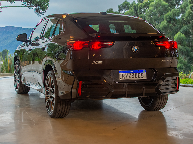 BMW X2 e BMW iX2 chegam ao Brasil com detalhes surpreendentes