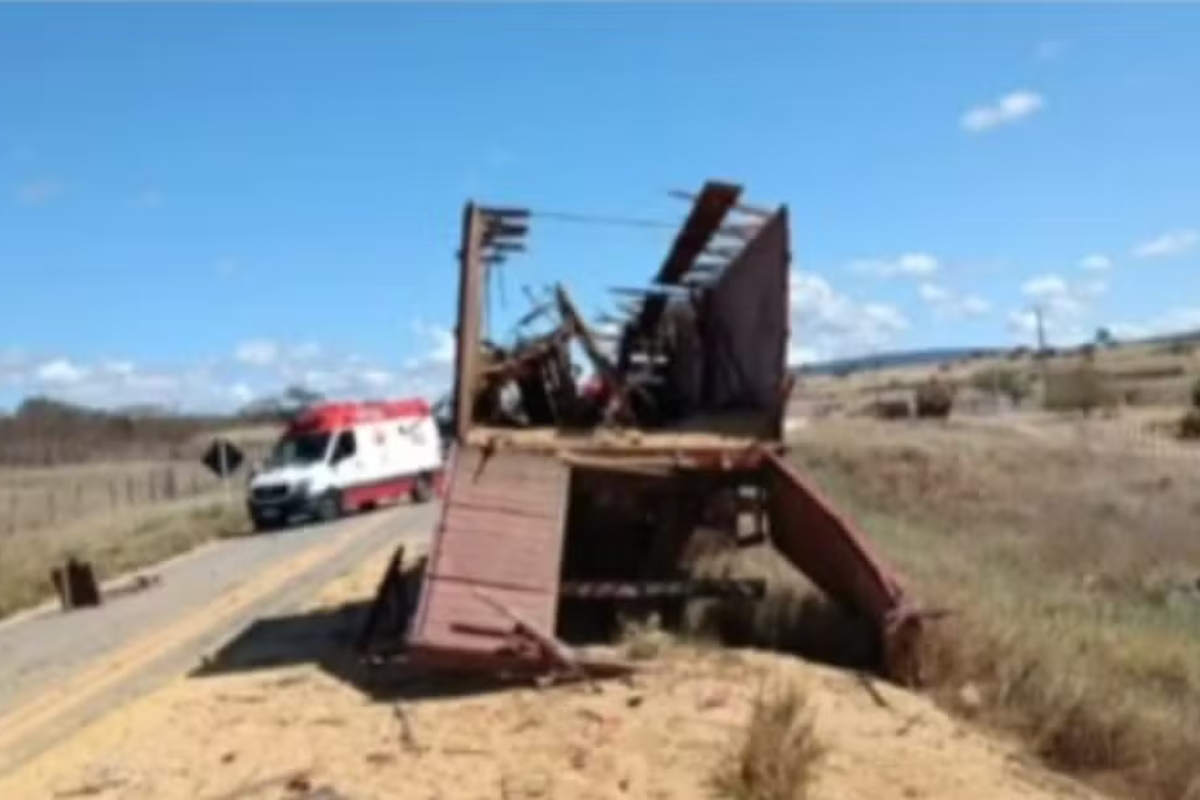 Duas pessoas morreram e quatro ficaram feridas Foto: Reprodução/TV Sudoeste