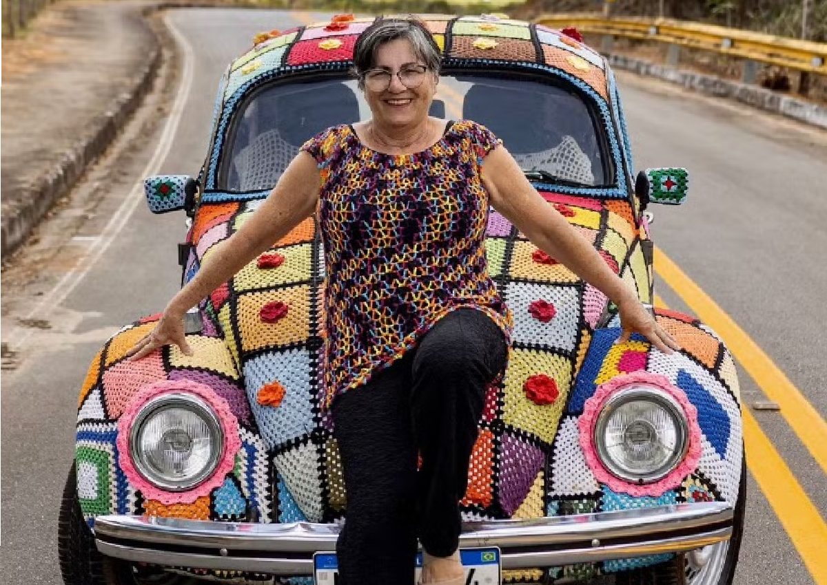 Fusca "de crochê" vira atração em exposição em SP