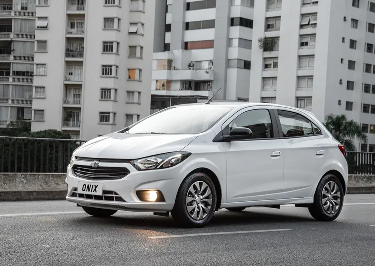 Veja os carros populares da Fiat e Chevrolet para o trabalho - Foto: Divulgação