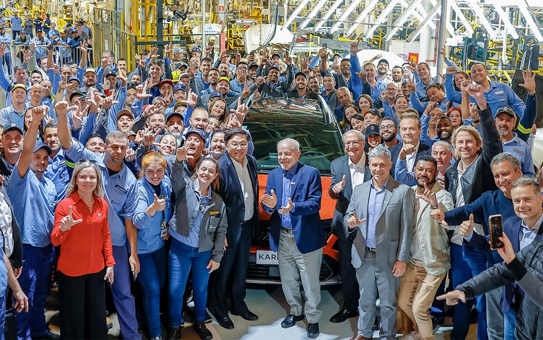 Lula visita a fábrica da Renault no PR - Foto: EBC