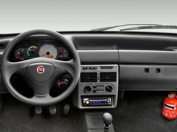 Interior do Fiat Uno Mille – Foto: Divulgação