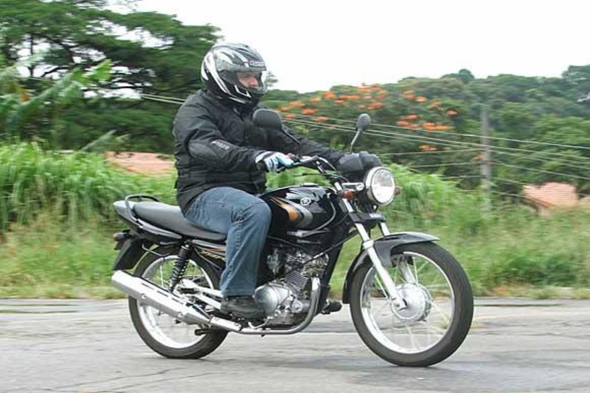 YBR 125 E - Foto: Henrique Castro