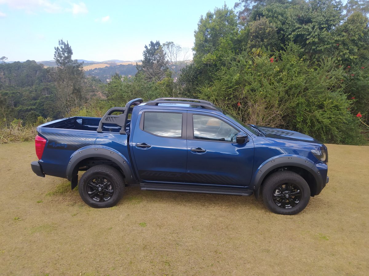 Teste: Nissan Frontier Attack 2025 com motor 2.3 biturbo traz novidades para entrar no top de picapes mais vendidas