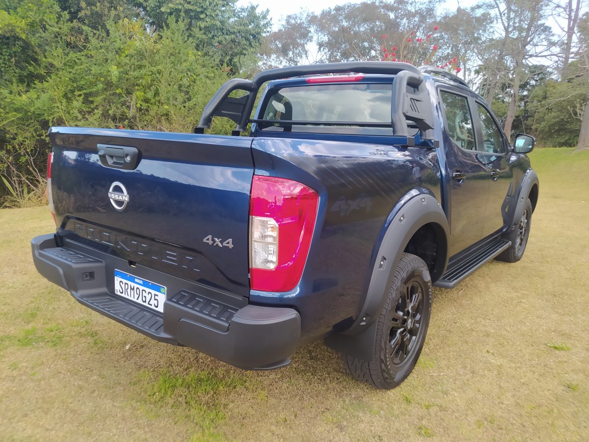 Teste: Nissan Frontier Attack 2025 com motor 2.3 biturbo traz novidades para entrar no top de picapes mais vendidas