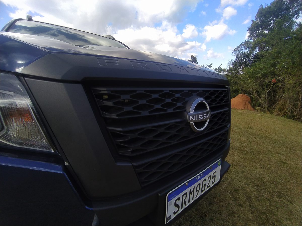 Teste: Nissan Frontier Attack 2025 com motor 2.3 biturbo traz novidades para entrar no top de picapes mais vendidas