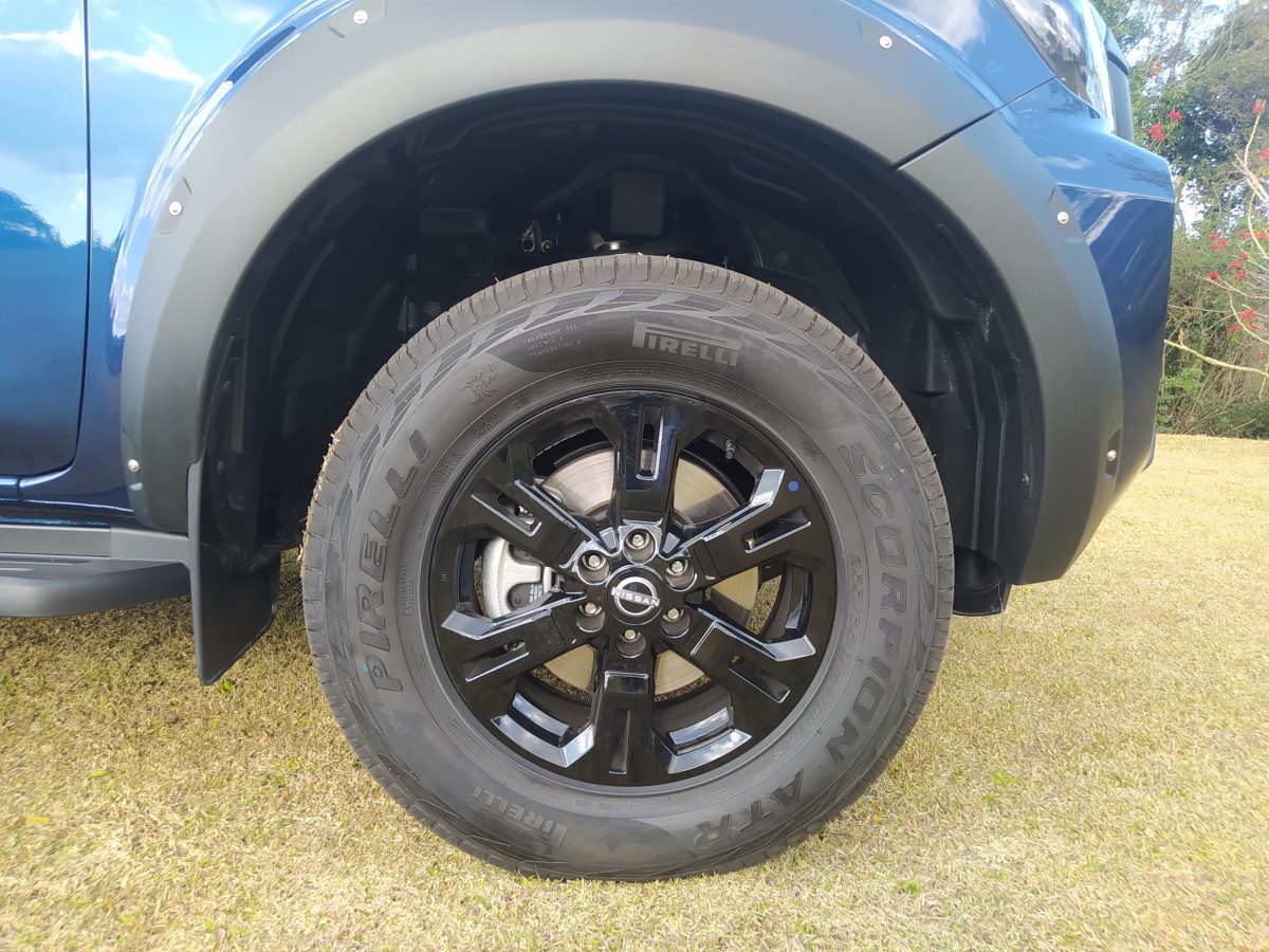 Teste: Nissan Frontier Attack 2025 com motor 2.3 biturbo traz novidades para entrar no top de picapes mais vendidas