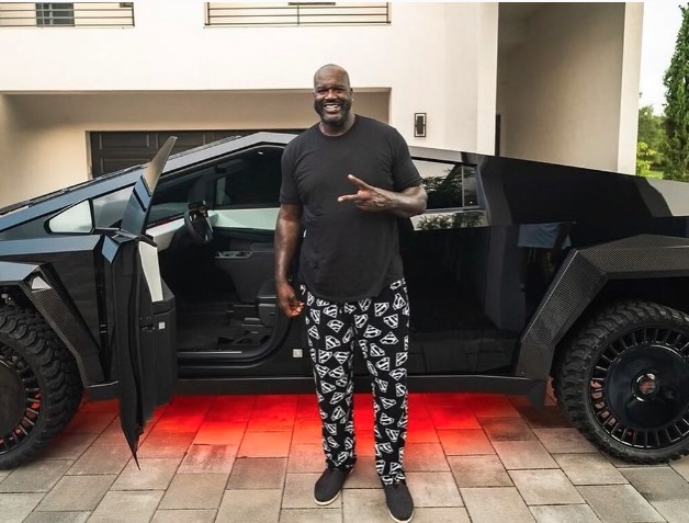 Shaquille O’Neal personaliza Tesla Cybertruck: “exclusividade”