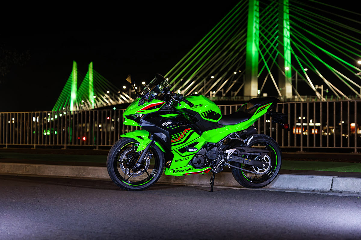 Ficha técnica da Kawasaki Ninja 500 SE KRT Edition 2025