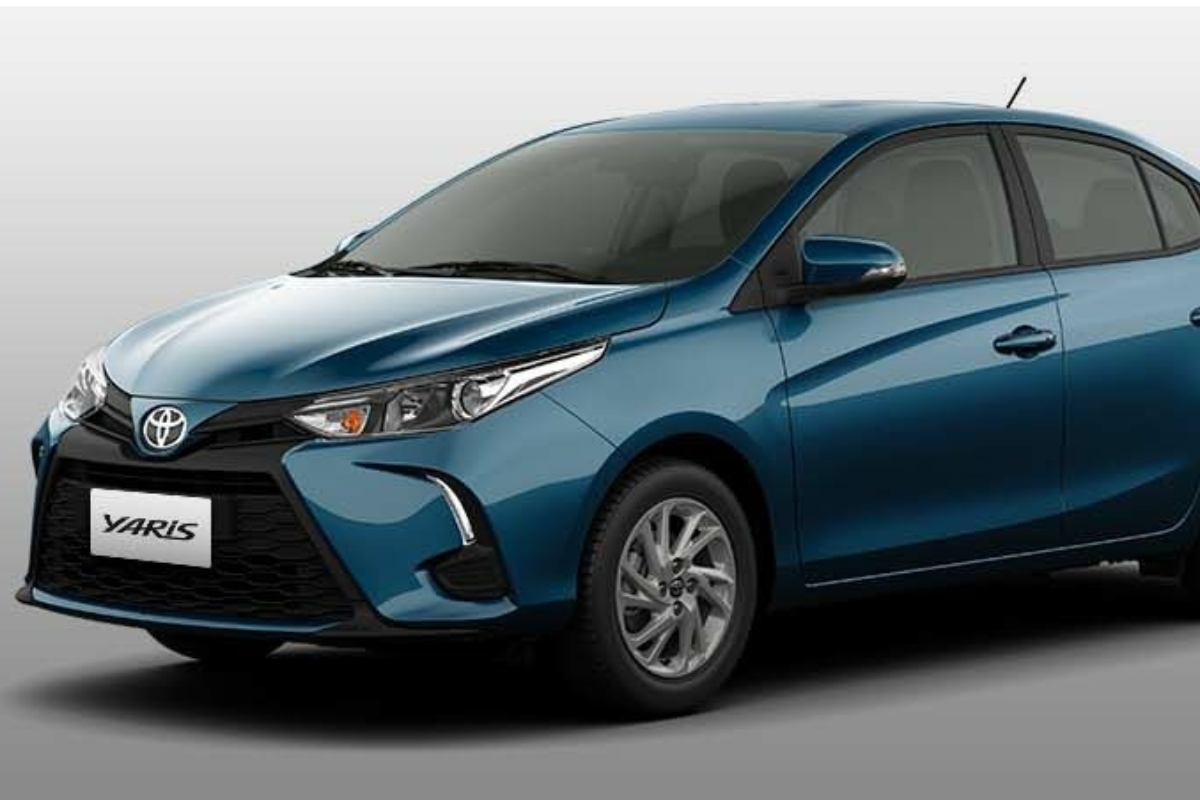 Toyota Yaris Sedã é um dos melhores carros de até R$ 100 mil - - Foto: divulgação