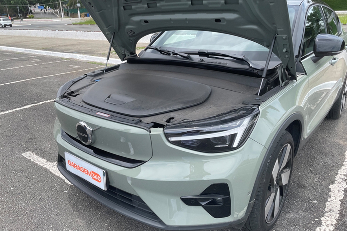  Volvo C40 é um dos veículos elétricos que oferecem desconto na conta de luz - (Foto: Nicole Santana/Garagem360)