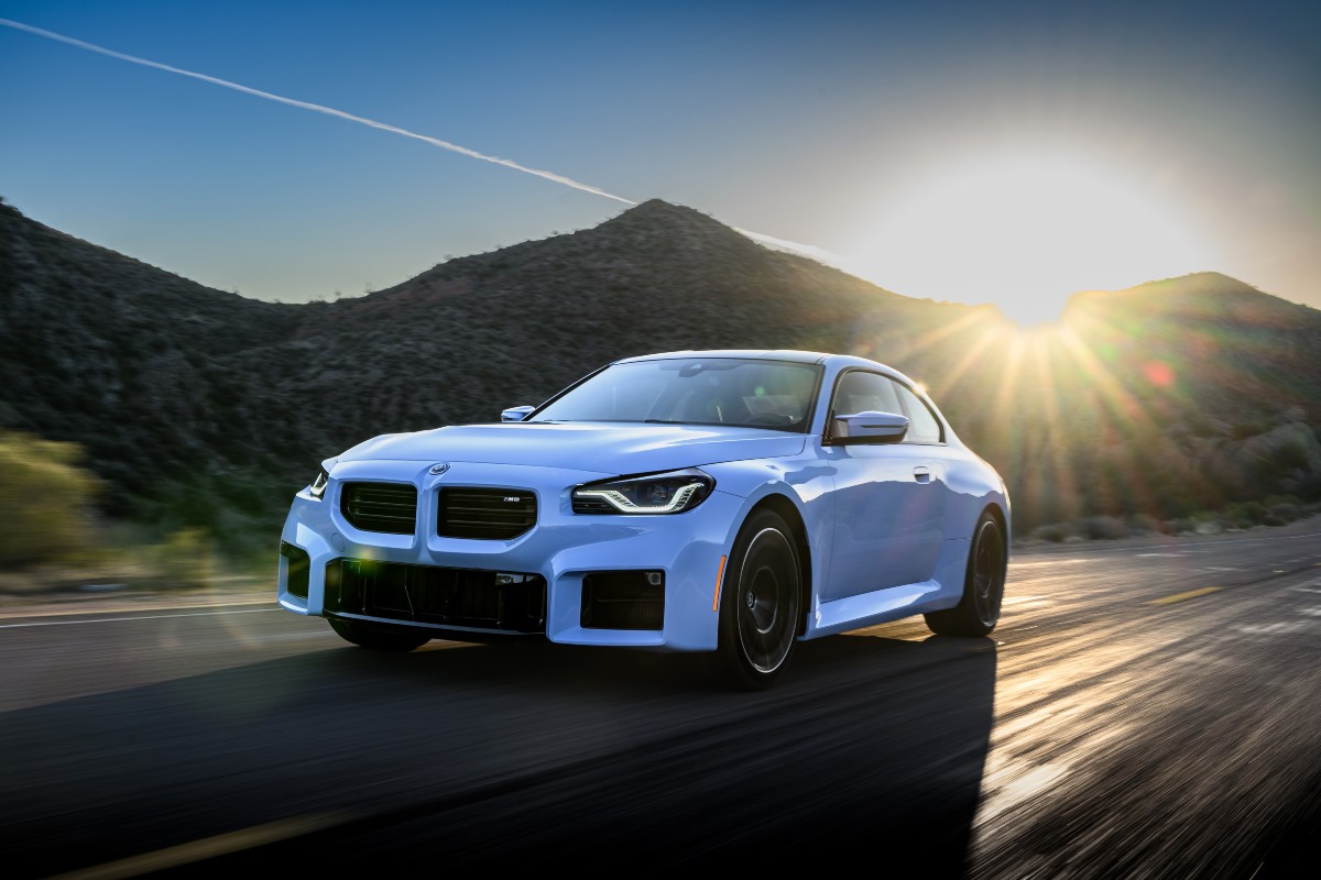 Novo BMW M2 fica 20 cv mais potente e conta com mudanças no visual