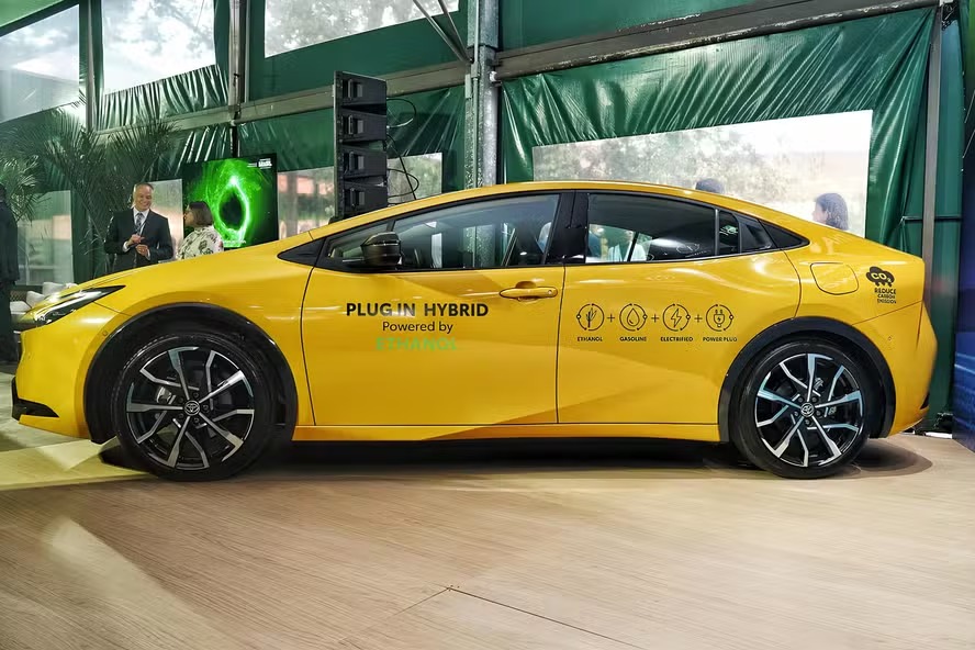 Toyota apresenta carro com tecnologia híbrida plug-in flex - Foto: Divulgação