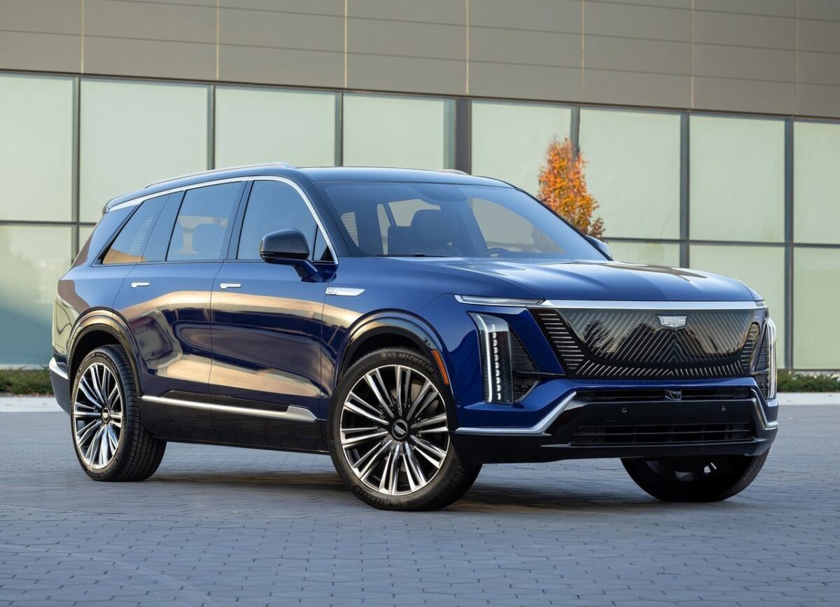 Novo SUV elétrico da Cadillac tem boa autonomia e o mais elevado nível de luxuosidade