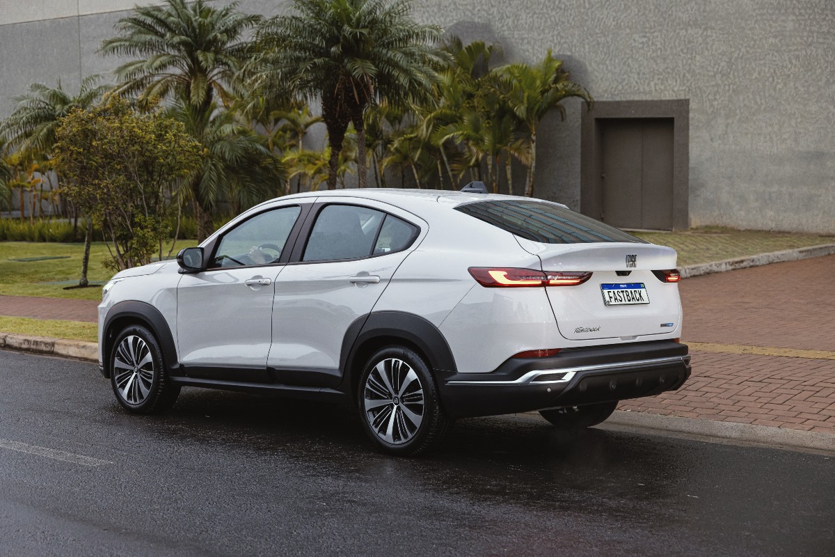 Fiat Fastback Audace Híbrido 2025