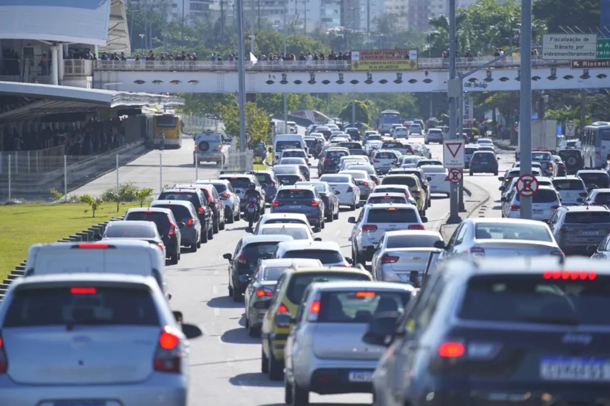 Manter o licenciamento em dia é fundamental para evitar problemas no trânsito - Foto: Marcos Serra Lima/g1